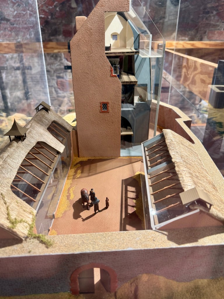 Cross section model of the tower, as it would have looked, showing the different floors and the courtyard. 