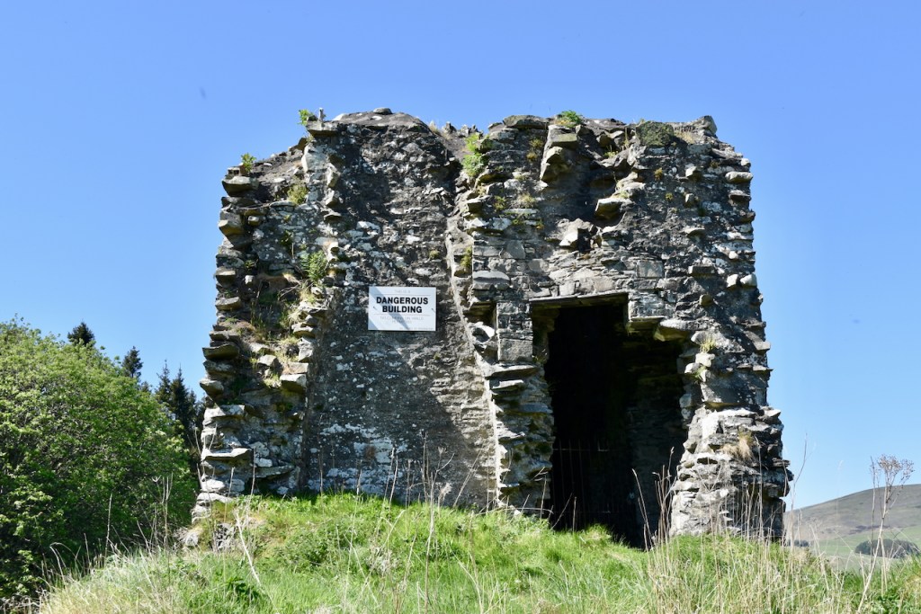 View from eastof main block. Hole bottom right which may have been part of corridor or entrance to first floor.